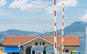 Le Dock